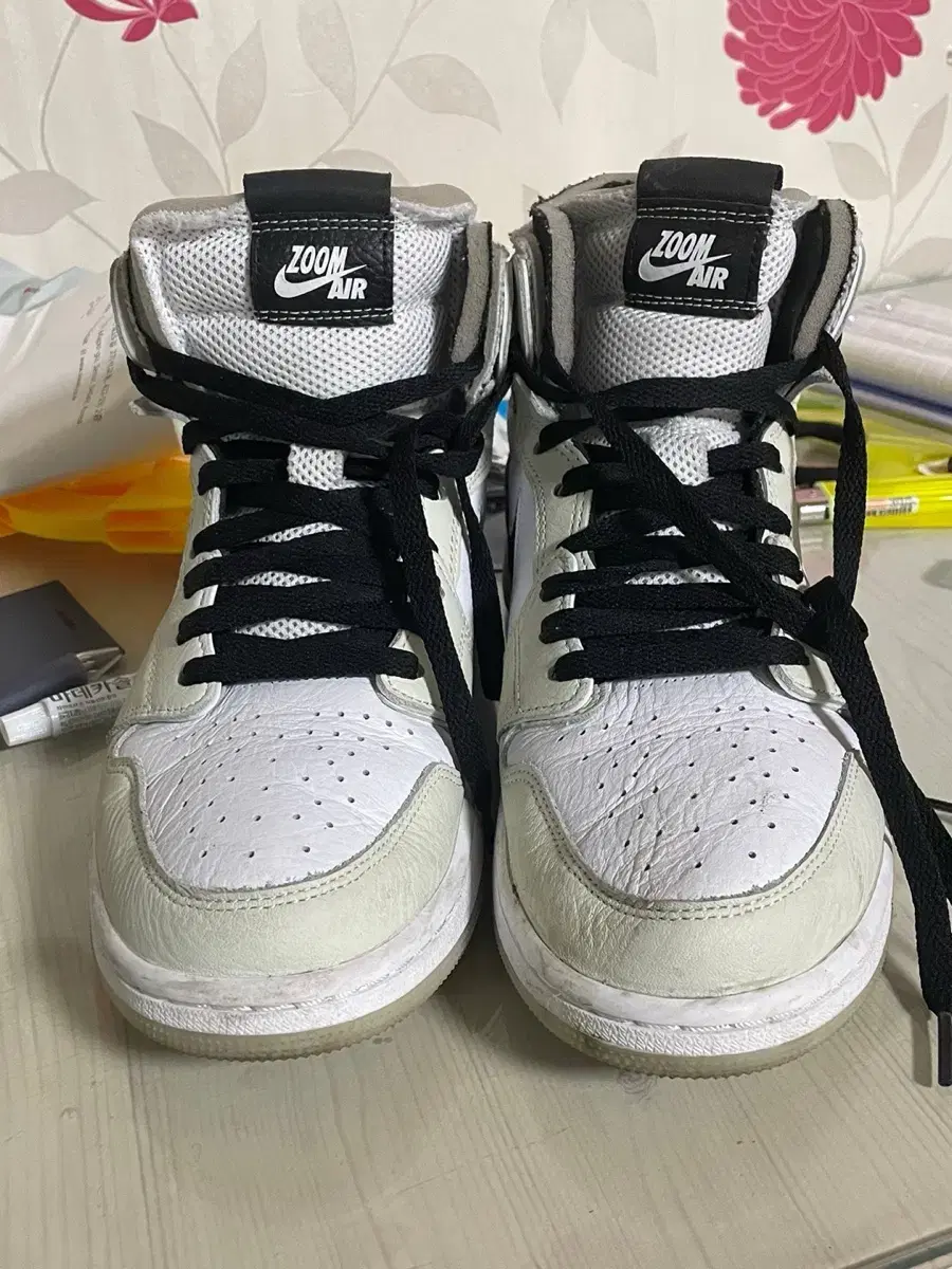 (W) Jordan 1 Zoom Air CMFT Light Bone